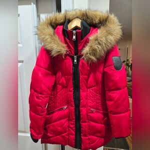 Beautiful red Kids Puffer Jacket with Faux Fur Hood. Size Youth XL (fit size 12)